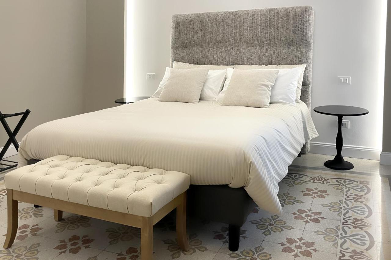 Dimora Borghese “Whitaker” Apartment Palermo Bagian luar foto