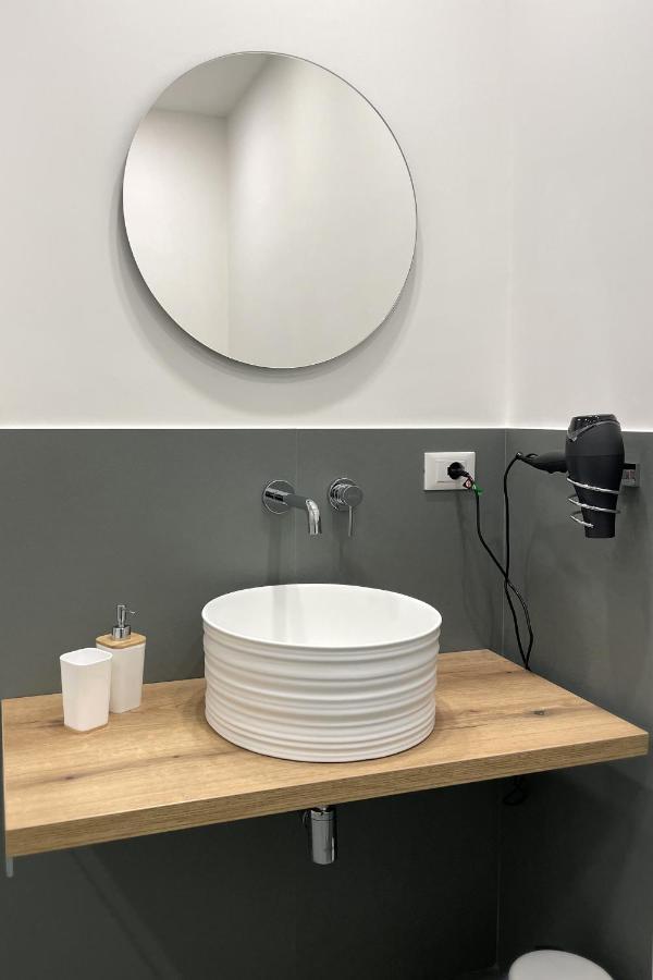 Dimora Borghese “Whitaker” Apartment Palermo Bagian luar foto