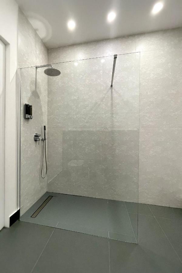 Dimora Borghese “Whitaker” Apartment Palermo Bagian luar foto