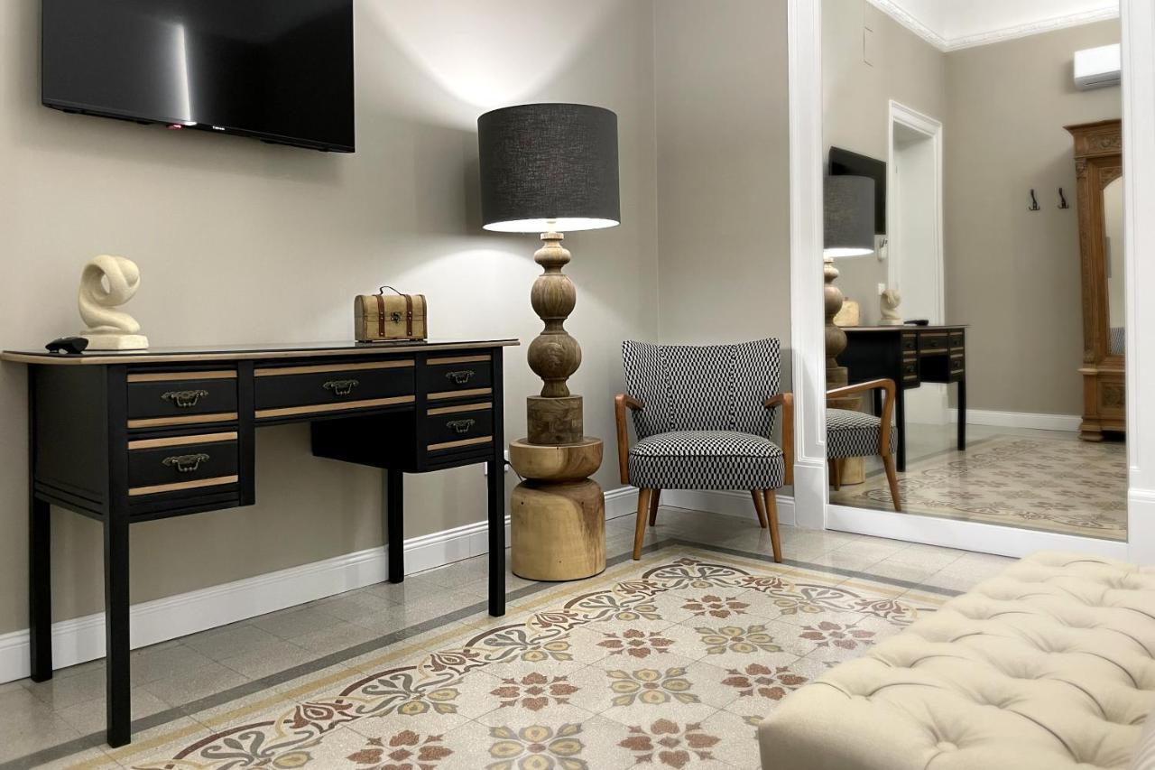 Dimora Borghese “Whitaker” Apartment Palermo Bagian luar foto